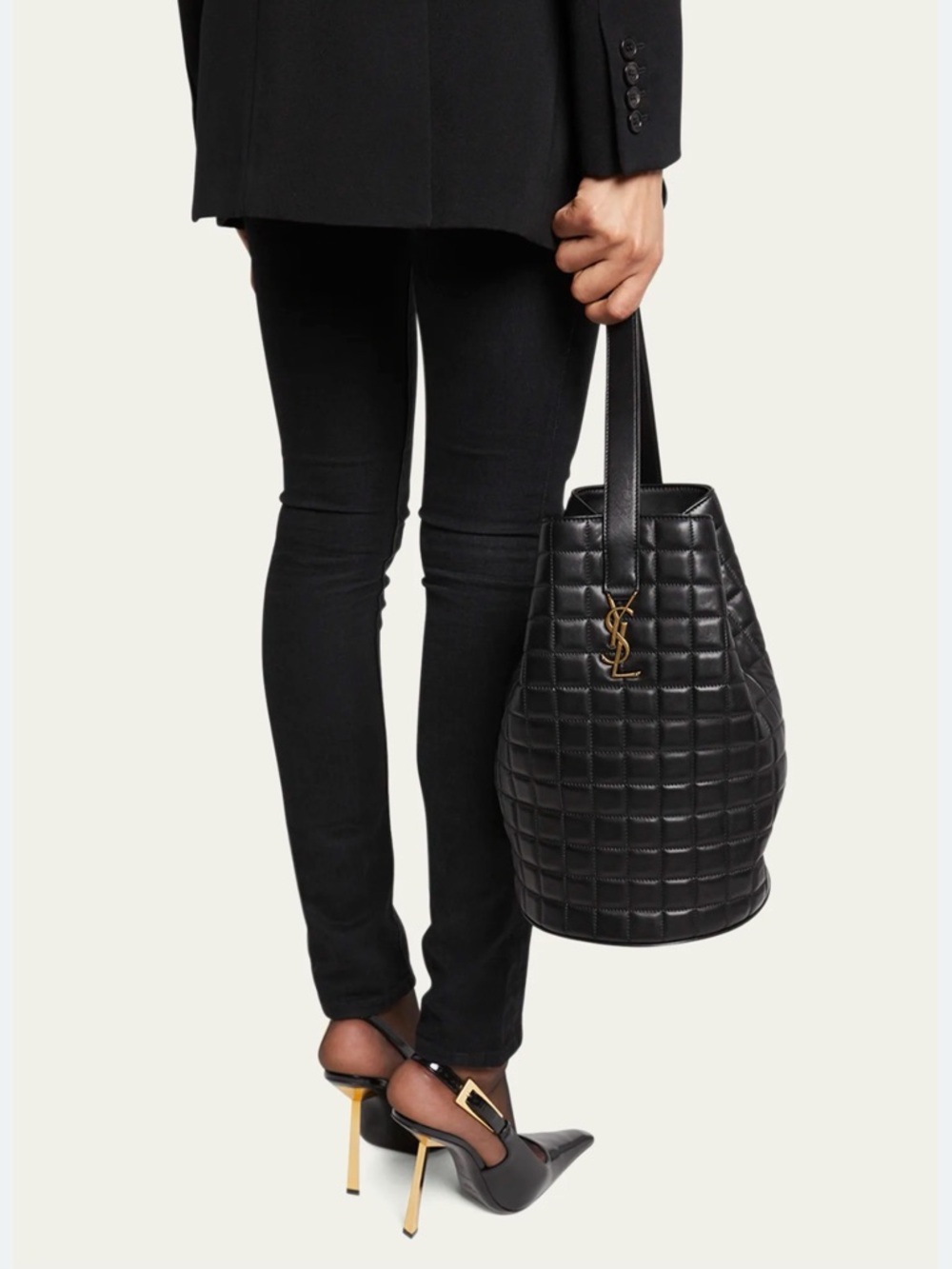 Saint Laurent

Saint Laurent Cecile Medium Bucket Bag